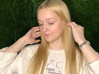 naked camgirl photo MadalineStehlik