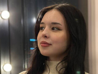 kinky webcam model MikiPellon