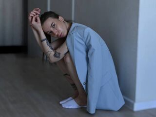 sexy live webcam girl MirnaLatourette