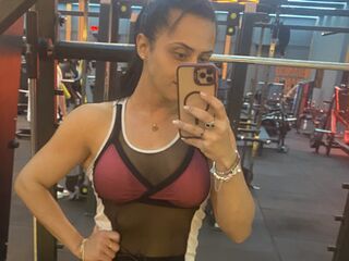 camslut showing tits RafaelaCamargo