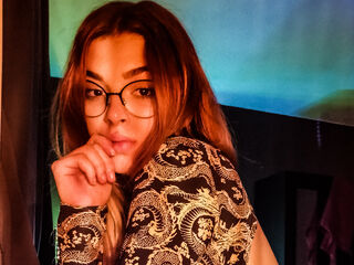 camslut fingering shaved pussy RavenDay