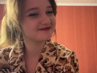 camslut showing tits RendaKhairallah
