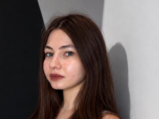 camgirl fingering bald pussy RoselynSvatek