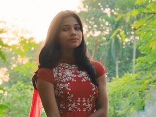 camgirl masturbating with sextoy Royles