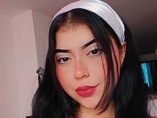 naked girl with webcam masturbating with dildo SalomeKio