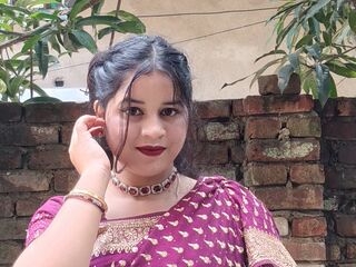 naked girl with webcam masturbating with dildo SaraAlisk