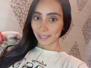 naked camgirl masturbating with vibrator ScarletBarker