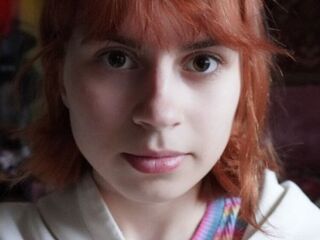 hot camslut SerafinaGoettl