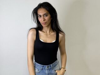 camwhore masturbating with sextoy ShaniZwick