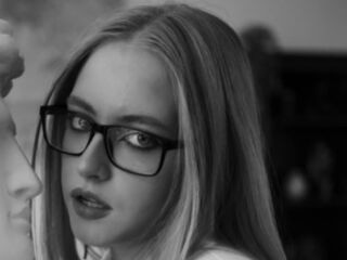 cam slut video chat SheliaEdwards