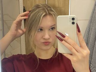 nude webcam girl SkyeDavi