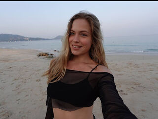 beautiful webcamgirl SonyaAngelo