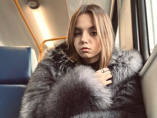 topless webcamgirl TasiaPetronzio
