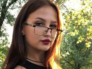 naked camgirl masturbating with dildo TiffaneyHews