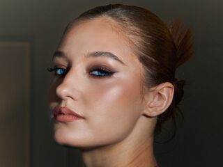 naked cam girl gallery VerniaGrenon