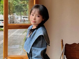 camgirl playing with sextoy YukiAidan